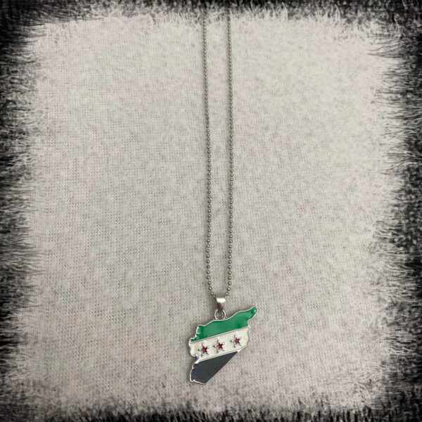 Necklace silver color with Free Syria map flag سنسال خريطة علم سوريا الحرة اللون الاخضر Syriska flaggan karta halsband Syrien flaggan karta halsband