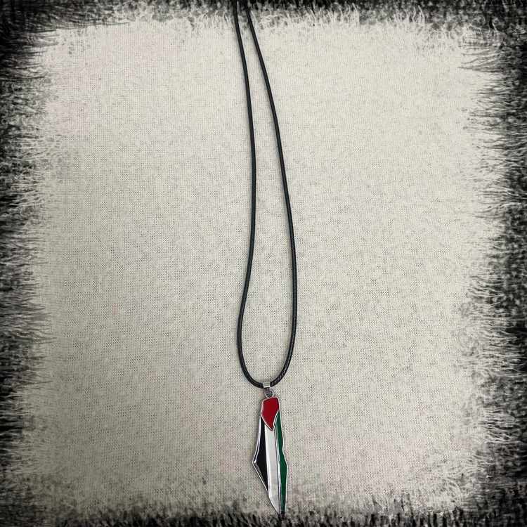 Palestine flag map leather necklace silver color سنسال جلد أسود اللون مع خريطة علم فلسطين Läder Palestina karta halsband Palestina flagga kette Kristall radband Palestina flagga Läder Palestina karta halsband Läder Palestina karta halskette