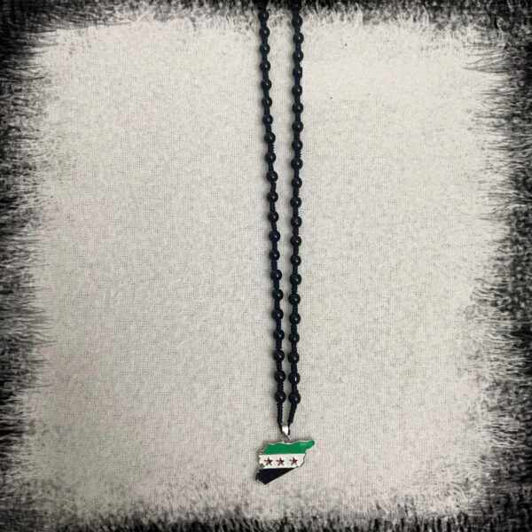 necklace with beads Free Syria map flag سلسال قلادة خرز خريطة علم سوريا الحرة اللون الاخضر Syrian beaded necklace Pälor Syriska karta Pälor Syrien karta Pärlor halsband knut Syrien Pärlor Syrien flagga halsband