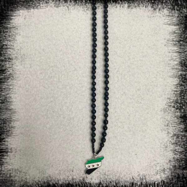 necklace with beads Free Syria map flag سلسال قلادة خرز خريطة علم سوريا الحرة اللون الاخضر Syrian beaded necklace Pälor Syriska karta Pälor Syrien karta Pärlor halsband knut Syrien Pärlor Syrien flagga halsband