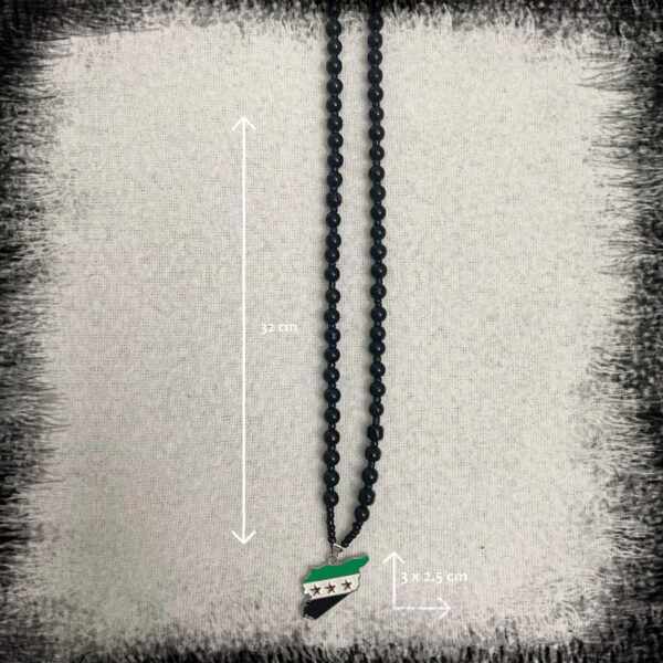 beads necklace with Free Syria map flag سنسال خرز مع خريطة علم سوريا الحرة اللون الاخضر Syrian beaded necklace Pälor Syriska karta Pälor Syrien karta Pärlor halsband knut Syrien Pärlor Syrien flagga halsband