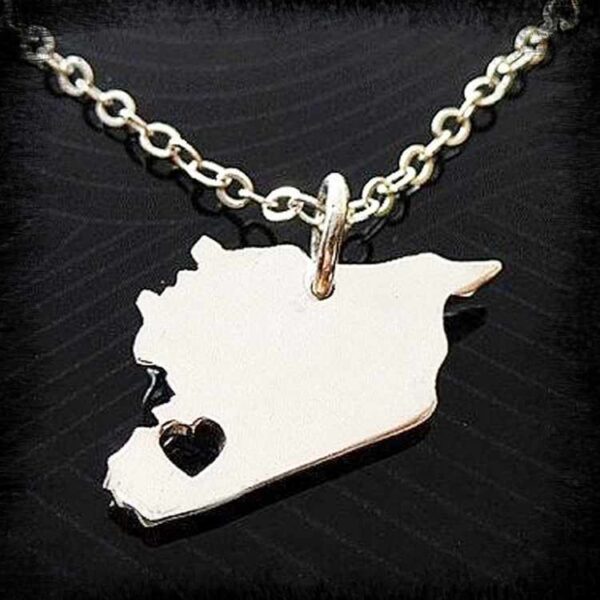 Free Syrian flag map necklace silver color سنسال خريطة العلم السوري الحرة باللون الأسود أو الفضي سنسال خارطة سوريا , قلادة خارطة سوريا, قلادة خريطة سوريا ,سلسال خارطة سوريا,قلادة خريطة سورية Syrien karta halsband Syriska karta halsband